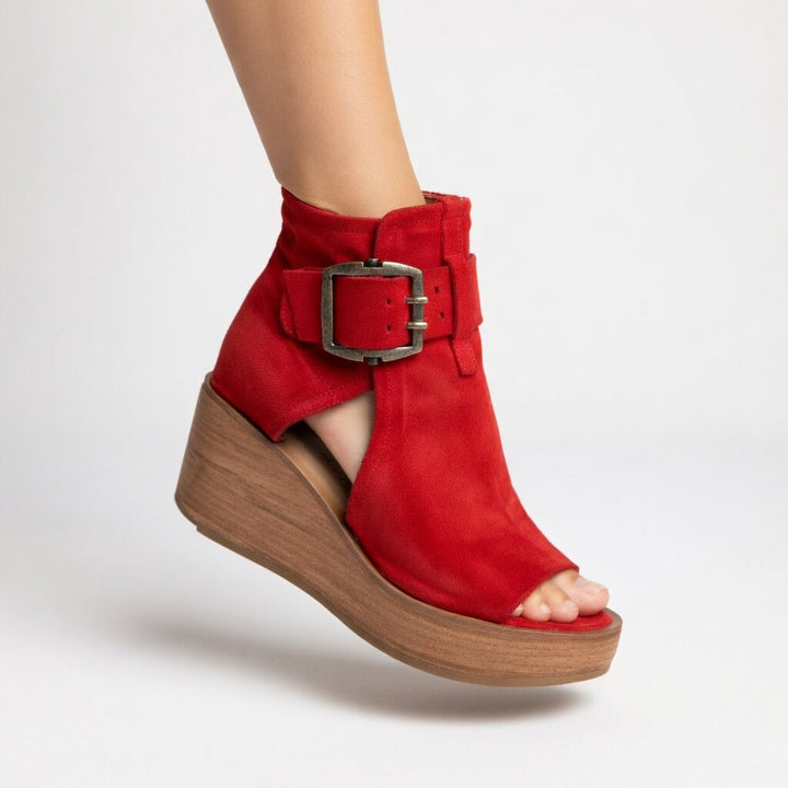 Scarlett | Bold Style. All-Day Comfort