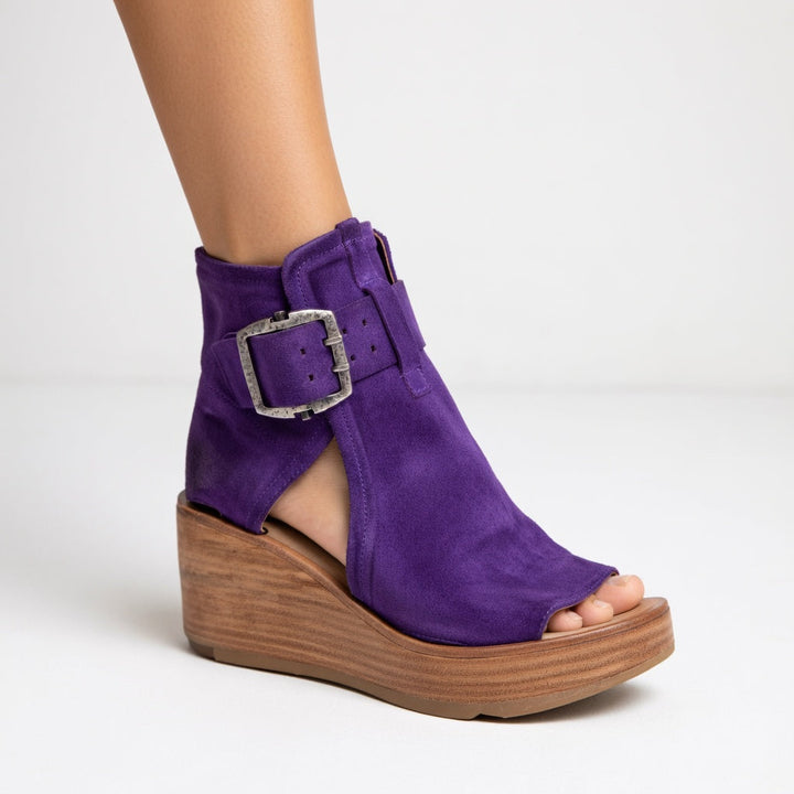 Scarlett | Bold Style. All-Day Comfort